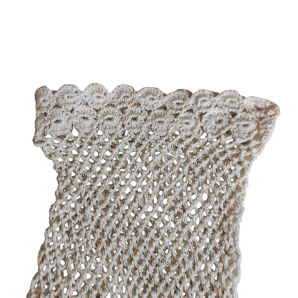 Vintage Ivory Cream Victorian Crochet Lacey Mesh Wrist Length Feminine Gloves - Picture 15 of 16